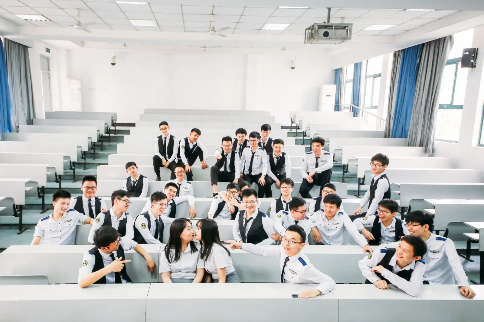 硒鼓与墨盒选购指南：如何匹配企业办公打印设备型号